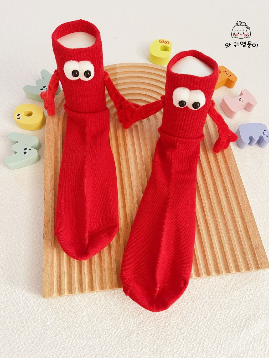 Eyeball Holding-hands Socks
