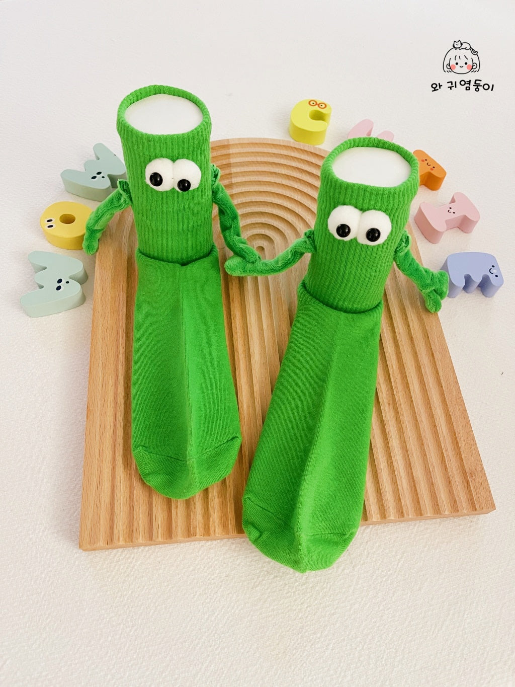 Eyeball Holding-hands Socks