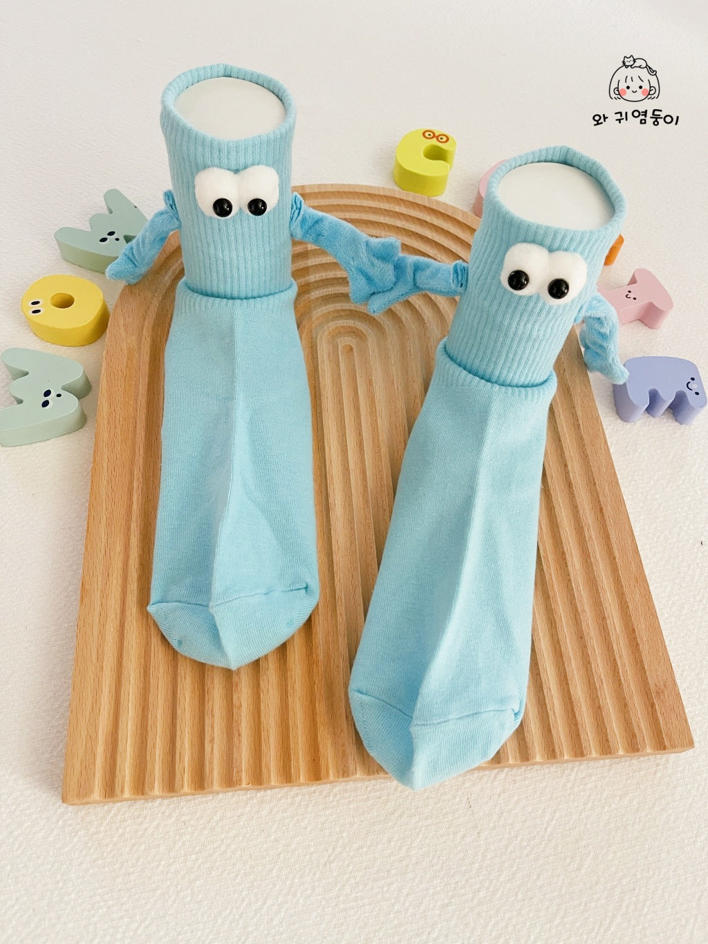 Eyeball Holding-hands Socks